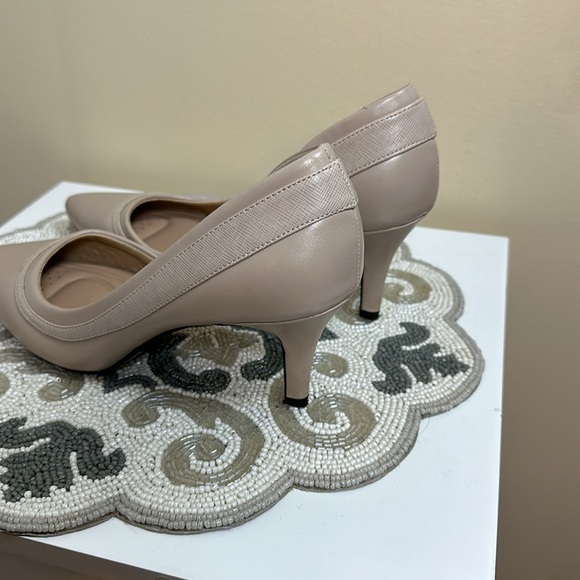 Tan Kelly and Katie pointed toe heels - Picture 4 of 10